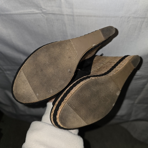 Naia Wedge Sandal - Picture 4 of 4